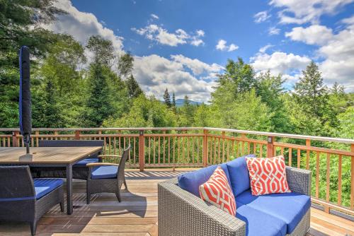 Фотография гостевого дома Pet-Friendly House with Deck - 10 Mi to Stowe Mtn!