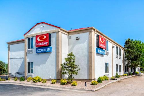 Фотографии гостиницы 
            Econo Lodge Airport/Colorado Springs