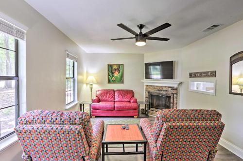 Фотографии гостевого дома 
            Charming Tallahassee Townhouse - 3 half Miles to FSU!