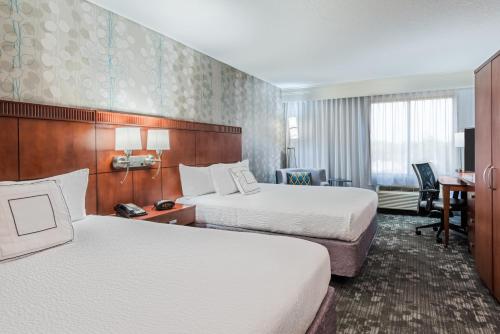 Фотография гостиницы Courtyard by Marriott Gulfport Beachfront