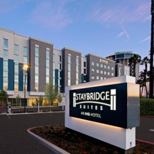 Фотография гостиницы Staybridge Suites - Long Beach Airport, an IHG Hotel