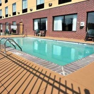 Фотографии гостиницы 
            Comfort Inn & Suites Atoka-Millington