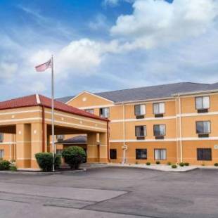 Фотографии гостиницы 
            Quality Inn & Suites Anderson I-69