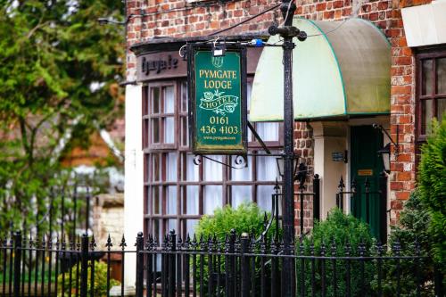 Фотография гостиницы Pymgate Lodge Airport Hotel