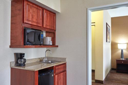 Фотография гостиницы Holiday Inn Grand Rapids - South, an IHG Hotel