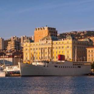 Фотографии хостела 
            Botel Marina