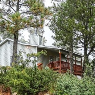 Фотография гостевого дома Hillside Haven with Deck Less Than 2 Miles to Dwtn Ruidoso!