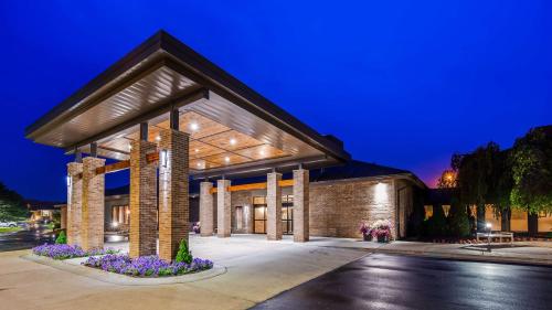 Фотография гостиницы Best Western Okemos/East Lansing Hotel & Suites