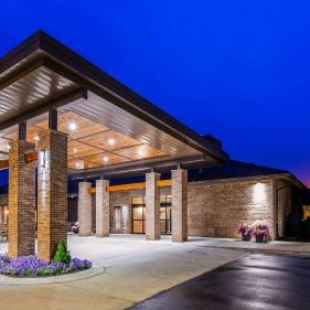 Фотография гостиницы Best Western Okemos/East Lansing Hotel & Suites