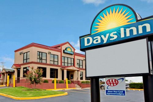 Фотография гостиницы Days Inn by Wyndham Lawrenceville