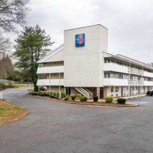 Фотографии гостиницы 
            Motel 6-Charlotte, NC - Coliseum