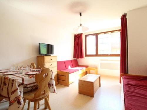 Фотография гостевого дома Appartement Lanslebourg-Mont-Cenis, 2 pièces, 5 personnes - FR-1-508-40