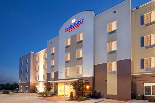 Фотография гостиницы Candlewood Suites Texarkana, an IHG Hotel