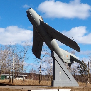 Фотография памятника Памятник Самолет МИГ-17