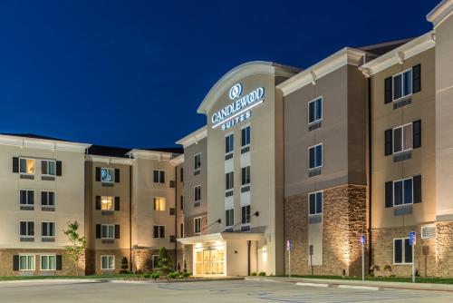 Фотография гостиницы Candlewood Suites Columbia Hwy 63 & I-70, an IHG Hotel
