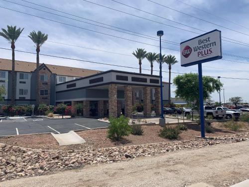 Фотография гостиницы Best Western Plus Yuma Foothills Inn & Suites