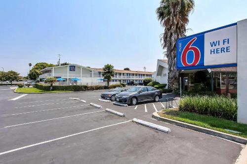 Фотография гостиницы Motel 6-Sunnyvale, CA - South