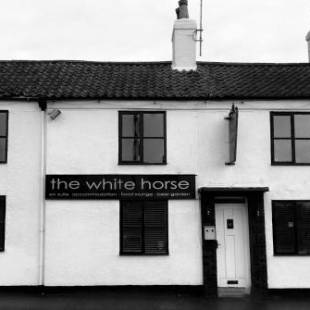 Фотографии мини отеля 
            The White Horse Inn