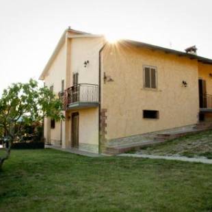 Фотографии гостевого дома 
            Casa l'Arcobaleno : 3 holiday homes with pool