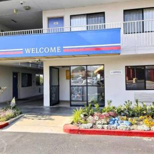Фотографии гостиницы 
            Motel 6-Palmdale, CA