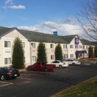 Фотографии гостиницы 
            InTown Suites Extended Stay Clarksville