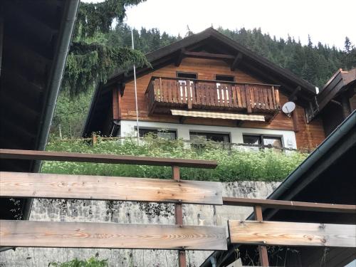 Фотография гостевого дома Tschuggen 75