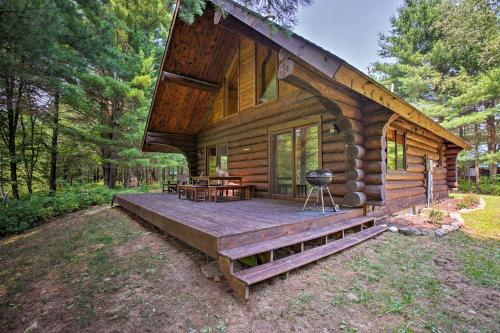 Фотография гостевого дома Secluded Log Cabin in NW Michigan with Fire Pit and Deck