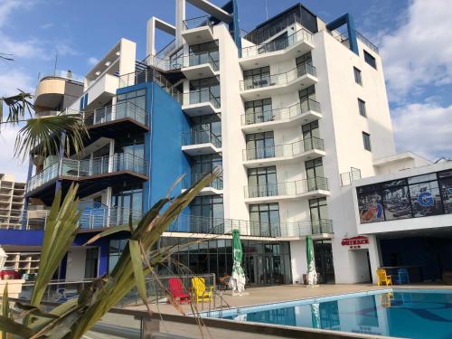 Фотография гостиницы NEW REALM HOTE