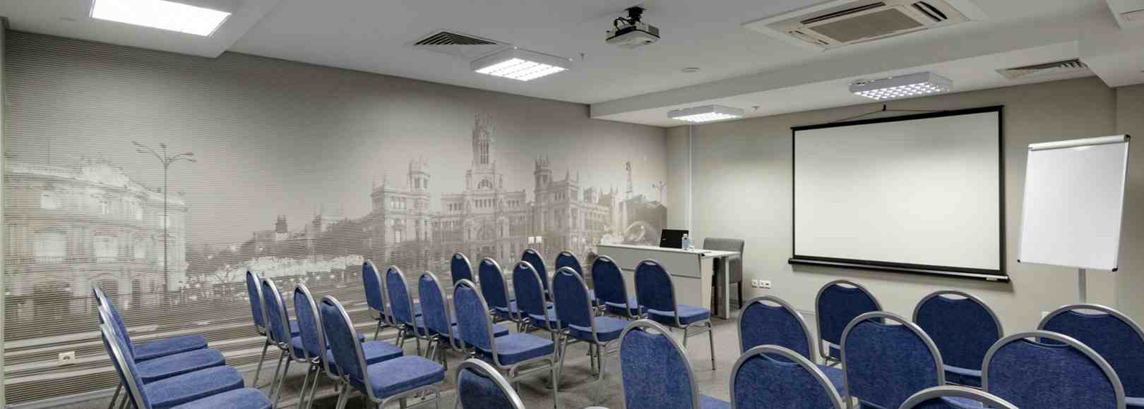 Фотография конференц-зала Май