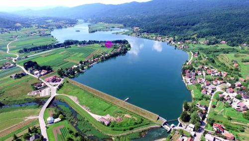 Фотографии гостевого дома 
            Fairy Tale Lake House