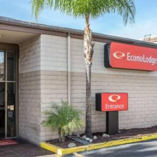 Фотографии гостиницы 
            Econo Lodge Lake Elsinore Casino