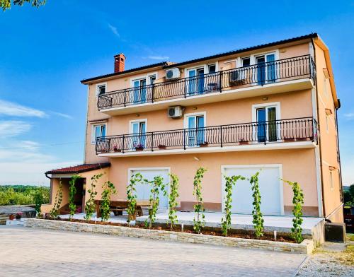 Фотография гостевого дома Guest House Maxi