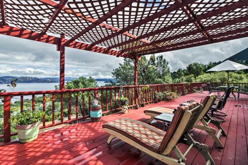 Фотография гостевого дома Spacious Kelseyville Home with Large Lakefront Deck!