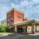 Фотография гостиницы Comfort Suites Speedway - Kansas City