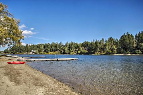 Фотографии гостевого дома 
            The Lake House in Rathdrum with Beach and Fire Pit