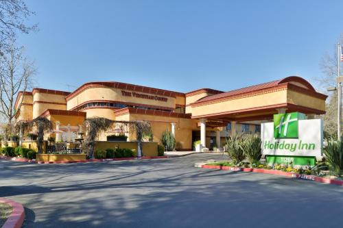Фотографии гостиницы 
            Holiday Inn Rancho Cordova - Northeast Sacramento, an IHG Hotel