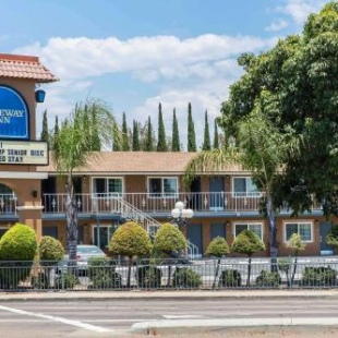 Фотография гостиницы Rodeway Inn Escondido Downtown