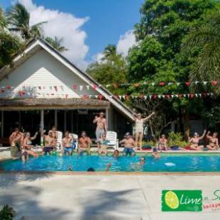 Фотографии гостиницы 
            Lime & Soda Beachfront Resort