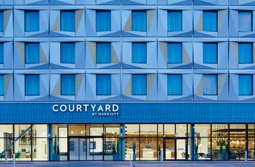 Фотография гостиницы Courtyard by Marriott Luton Airport