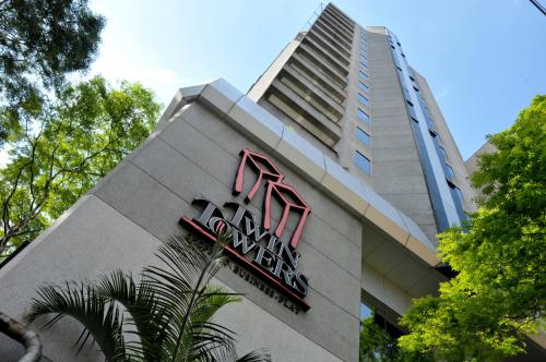 Фотография гостиницы Aparthotel Twin Towers