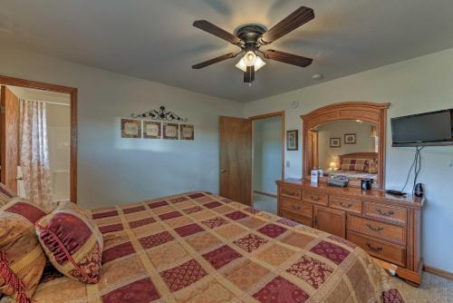 Фотография гостевого дома Spacious Buena Vista Home with Fire Pit Near Skiing!