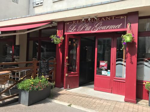 Фотография гостиницы Hotel du Centre - Restaurant le P'tit Gourmet