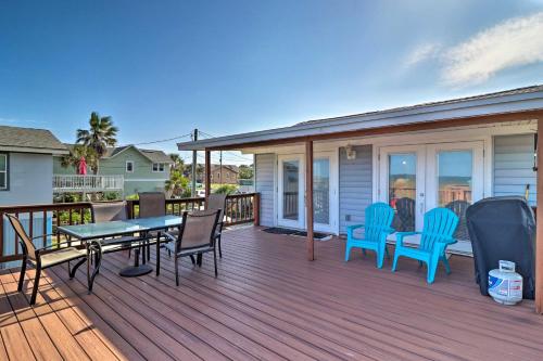 Фотографии гостевого дома 
            Amelia Island Oceanfront Cottage with Deck and Grill!