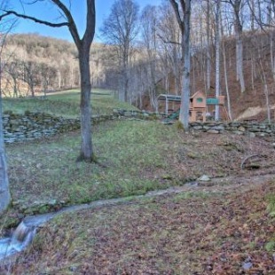 Фотография гостевого дома Turkey Creek Cove Cabin in Clyde with Gas Grill!