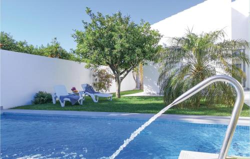 Фотографии гостевого дома 
            Stunning home in Conil de la Frontera w/ Internet, Outdoor swimming pool and 3 Bedrooms