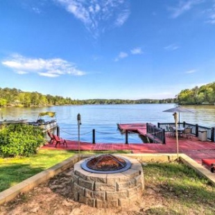 Фотография гостевого дома Waterfront A-Frame with Outdoor Oasis on Jackson Lake