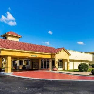 Фотографии гостиницы 
            Quality Inn Clemson near University