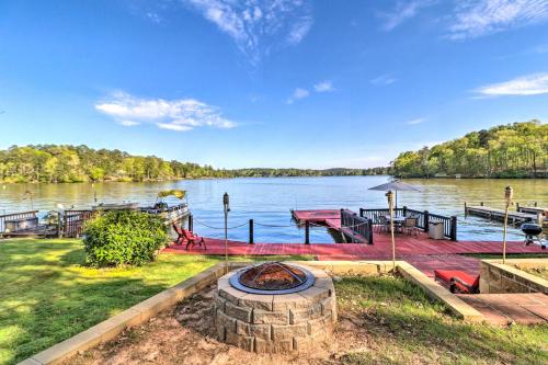 Фотографии гостевого дома 
            Waterfront A-Frame with Outdoor Oasis on Jackson Lake