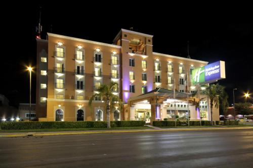 Фотографии гостиницы 
            Holiday Inn Express Torreon, an IHG Hotel