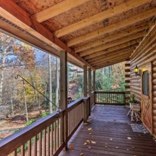 Фотография гостевого дома Log Cabin with Deck and Fireplace Walk to Lake and Trails